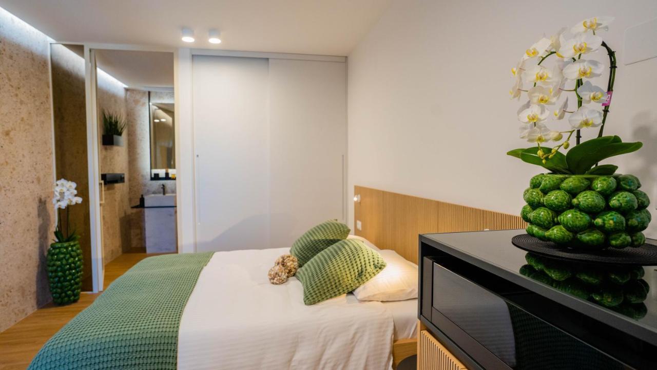 Maravida Vacation Rooms Dobrovo Exterior photo